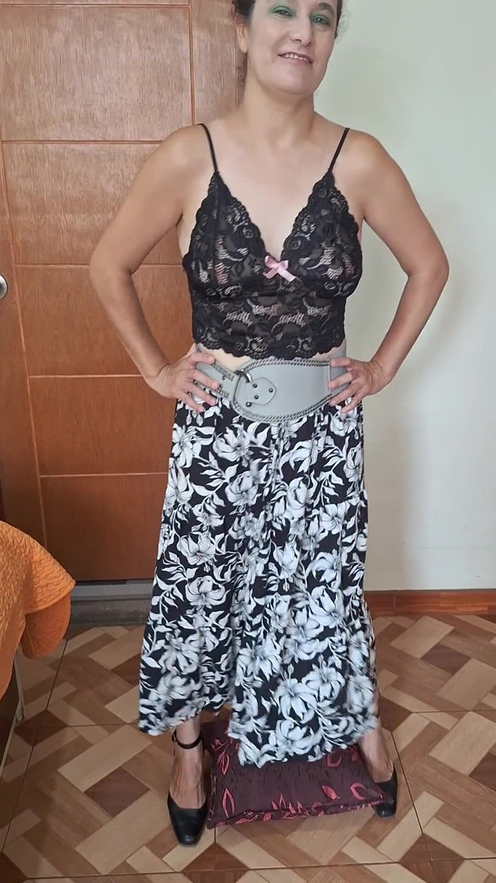 Agnes Swallow: Pisciare su un cuscino