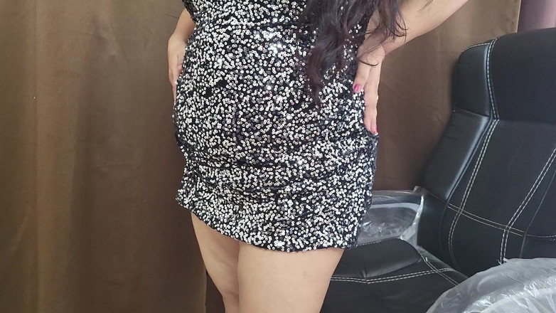 Hot Pavitra: Knižní show třpytivé kundičky Glittery Prsa