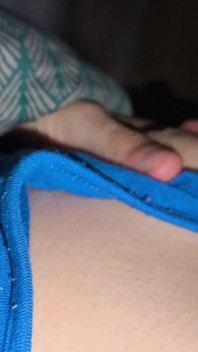 Sex liniștit de dimineață cu o ejaculare înăuntru pulsantă în pizda ei umedă