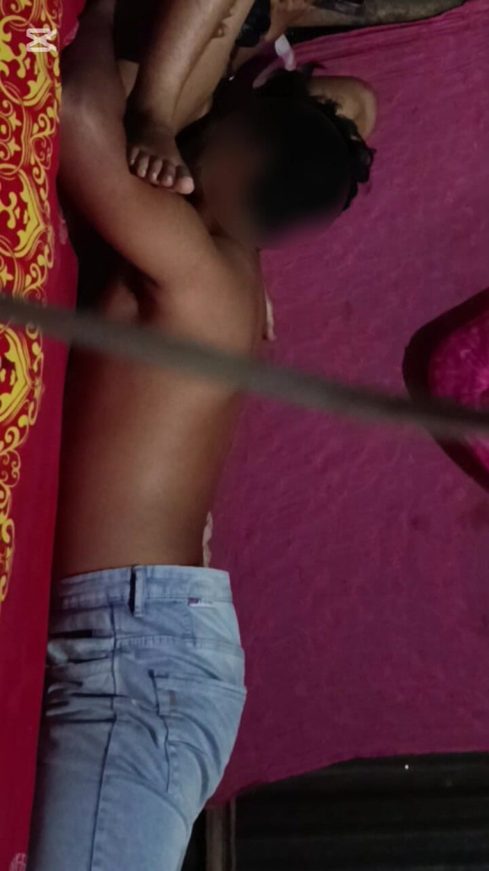 Viral: 마누라의 보지를 빨아. 보지를 빨고 발정난 와이프