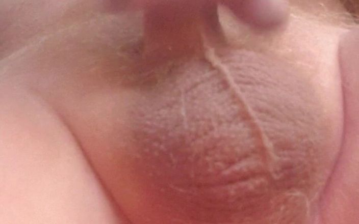 Redhairy4u: मेरा छोटा लंड ग्लाइडिंग पेशाब