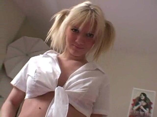 LegalThisWeek: Dani Memberikan Lapdance Menampilkan Dani Wild