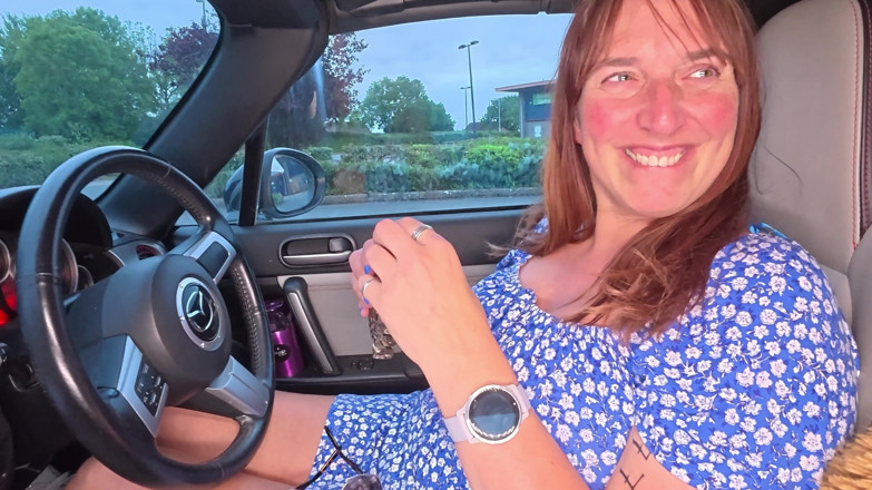 Mr LDN Lad: Real Británica MILF Me Conduce En Su Auto Y Me...