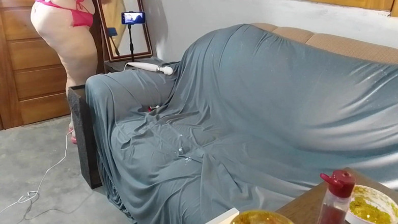 Vivi guedez: Lọt vào vòng chung kết cho Greedy Butt.