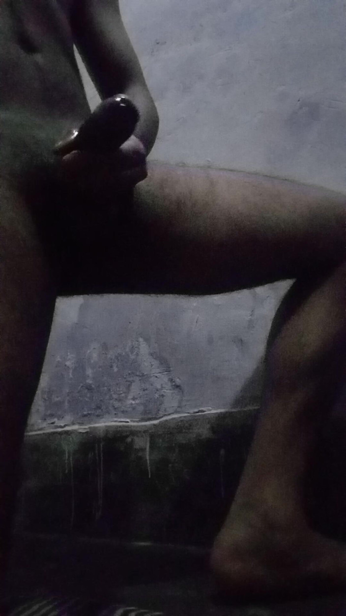 Raaz26d: Индийский молодой паренек мастурбирует