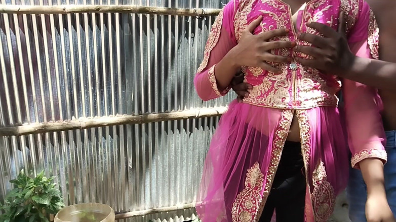 Boneshaker: Desi Village Girl Ciasne cipki Outdoor XXX Wideo, Desi Village...