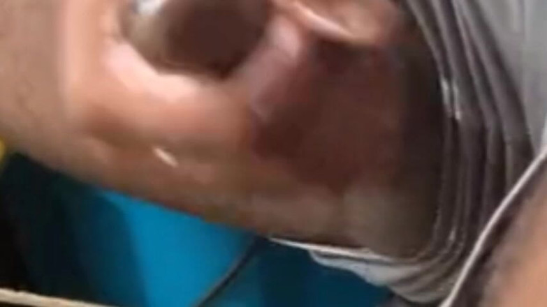 Cum Jacking: Wanneer ze zich haar poesje herinnert