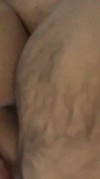 Piccola ragazza teenager asiatica viene scopata duramente
