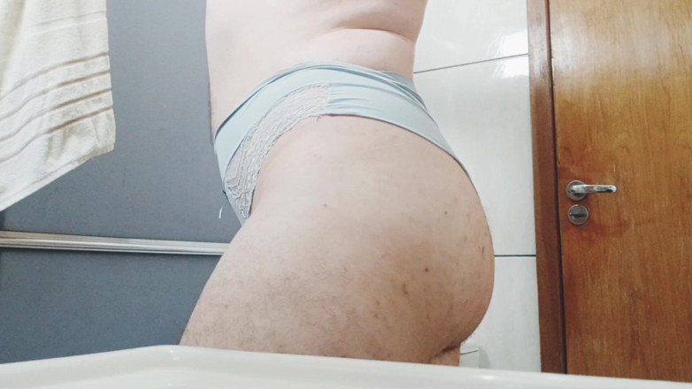 amateurbrazilian: Tôi muốn xuất tinh vào con cặc của bạn tình...
