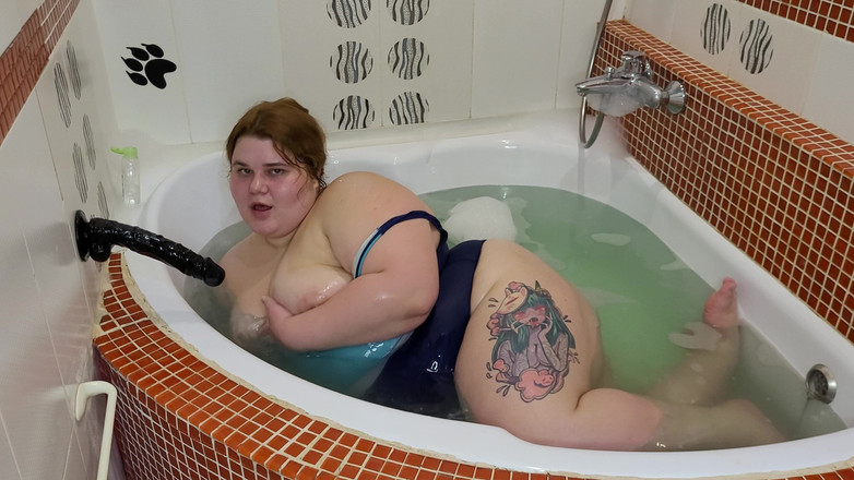 Peach Desert: S'il te plaît, baise-moi dans la salle de bain dans...