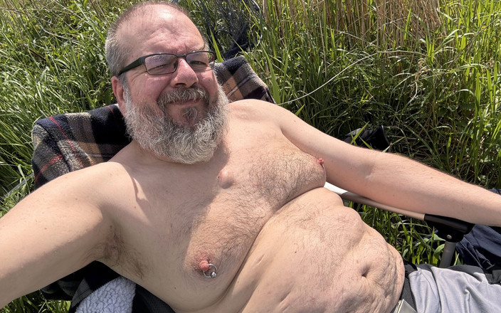 Qualzucht: 先钓鱼，然后在阳台上用假阳具自慰