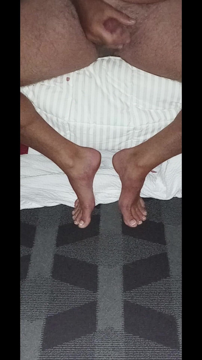 Midsouth Foot Fetish: Just a Man Alone in a Hotel Room