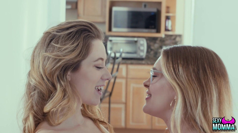 Sexy Momma XXX: River Lynn Knows What Step Mom Lindsay Likes
