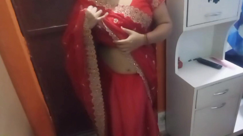 Manjushukla: Beautiful Indian Bhabhi Having Romantic