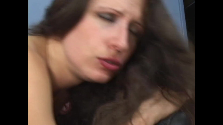 Forte Porno: Slutty Bitch Gets Face Full of Cum