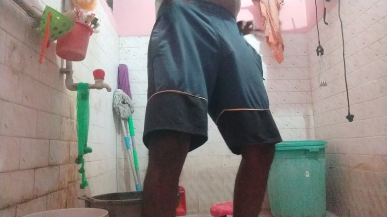Tamil 10 inches BBC: Desi Bathroom