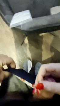 Punheta na loja de móveis Ejaculação arriscada e louca!