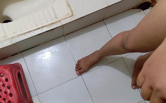 Sumahomesex: 私人导师当她从大学来时操他的学生。