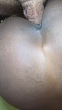 Krásný mezirasový sex zezadu a creampie konec