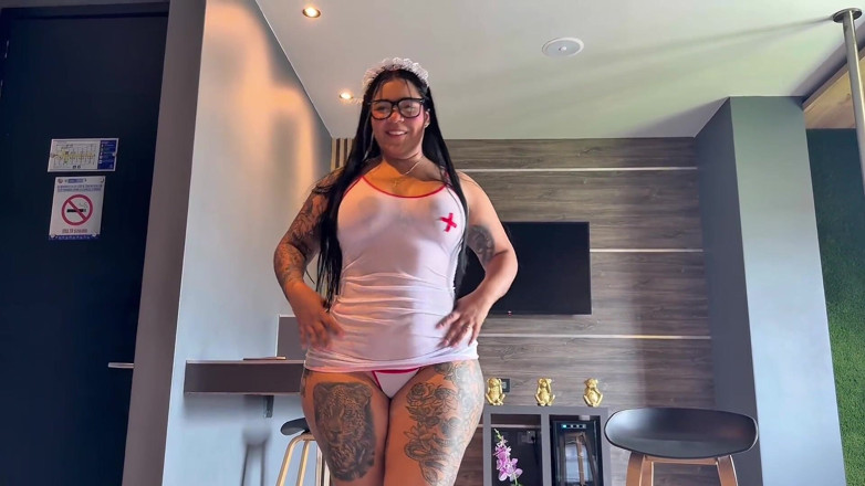 AlejandraGarciax: コロンビア人看護師が大きなお尻で患者を改善する