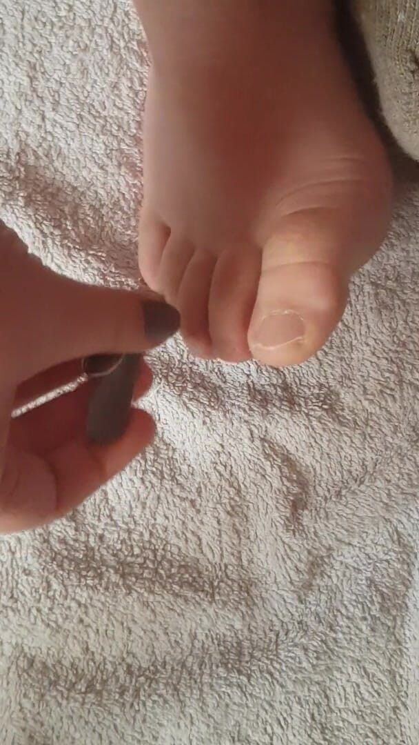 Faith's Feet Fetish: Cutting my toe nails - Faiths Feet Fetish