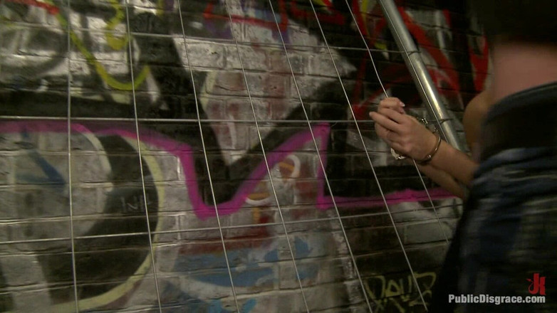 Public Disgrace by Kink: मुफ्त चुदाई