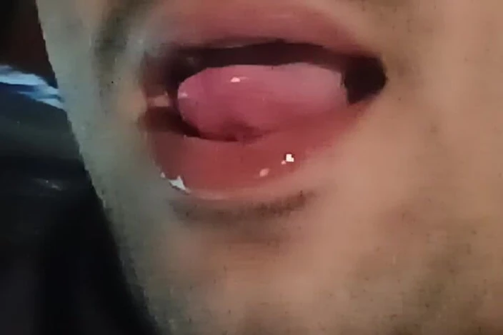 Gangbang straight: Pertunjukan mulut amatur