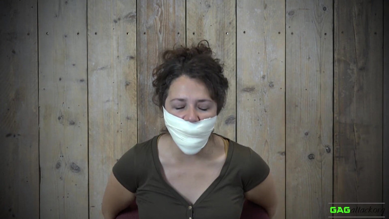 Gag Attack: Julia - Pita Mikro
