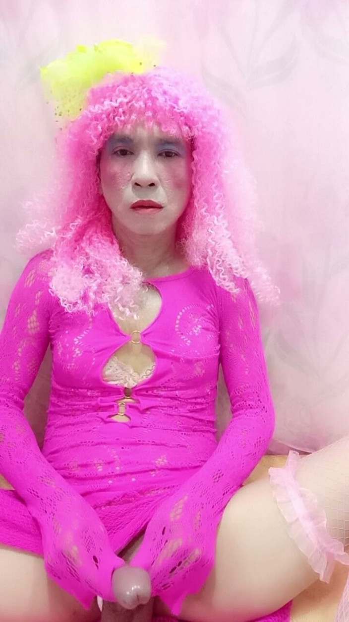 nguyen dang thien tri: Oanh Le Transgender Wearing a Sexy Dress to Take a...