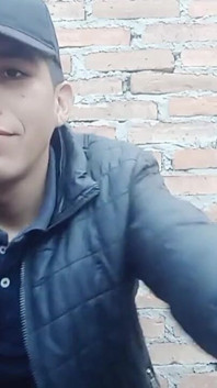 Lindo Chico Acariciando Su Polla