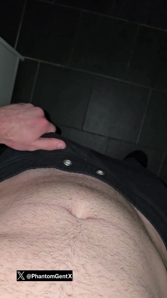 PhantomGentX: Mój kutas jest twardy o skałę! POV z intensywnym jękiem