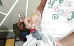 Karla, minha enteada, fica com tesão limpando a casa e come todo meu pau duro até eu gozar dentro de sua buceta
