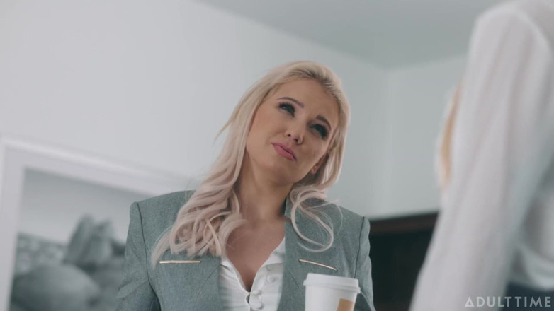 Adult Time: Czas dla dorosłych - Lesbijki stażysta Haley Reed uwodzi szefa Kenzie...
