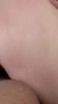 Sarışın orta yaşlı seksi kadının ıslak anal esneme festivalinde göt yalamaları