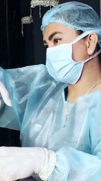 Sesiune medicală de sondare cu degetul și tachinare