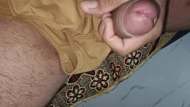LovedSunsine1990: मेरी पत्नी घर पर नहीं है