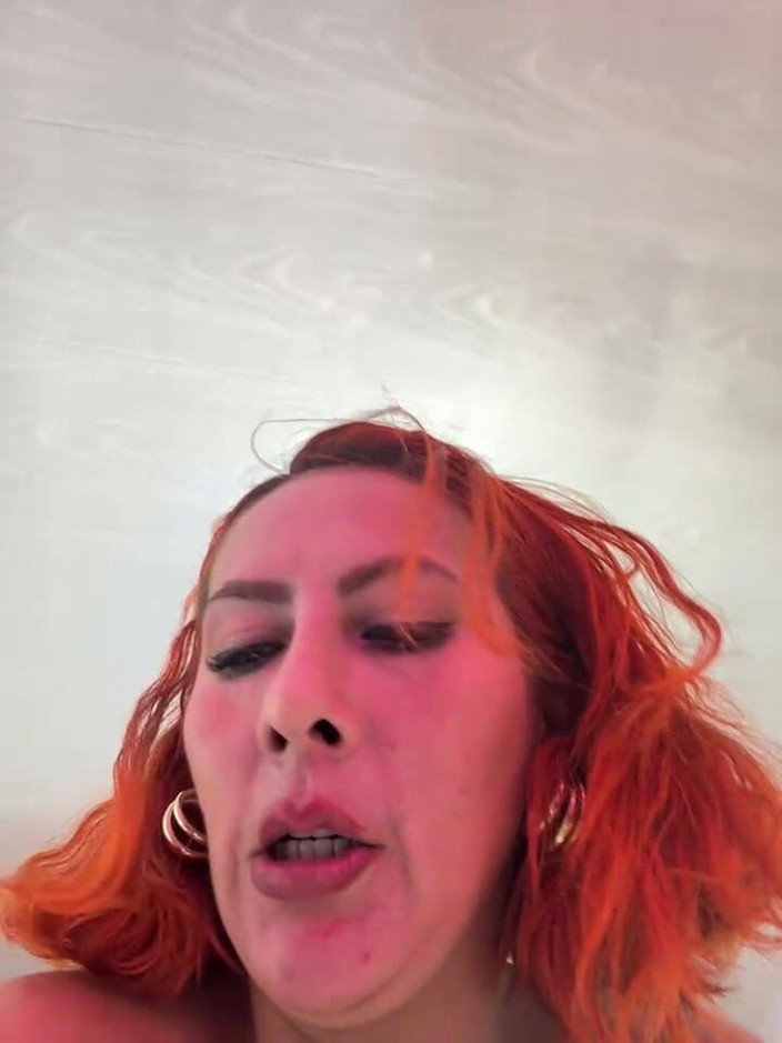 Niki Fox: Niki ist eine schmutzige squirtende hure