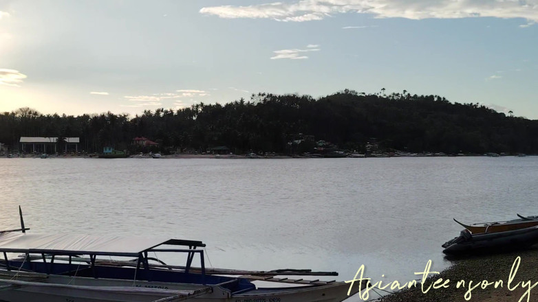 MaikaMann: Pepek saya sangat gatal sehingga saya melarikan diri dari jetsky...