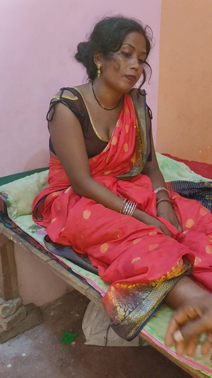 Mamta-Bhabhi-76xx: Lamer el coño de la tía india y follarla más,...