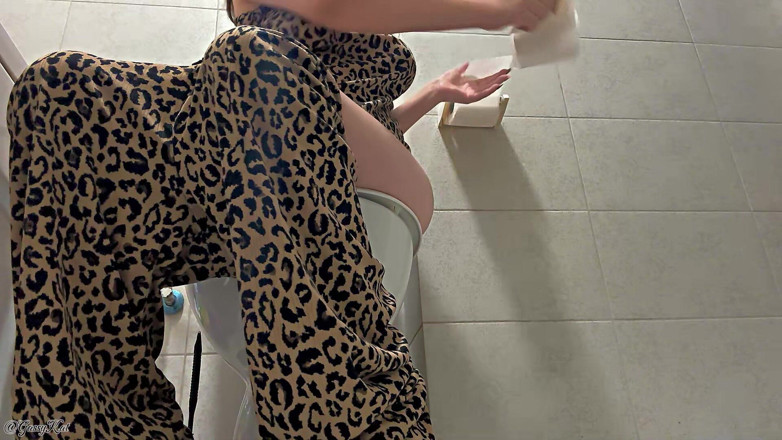 GassyKat: The Daily Toilet Season 3 Episode 1