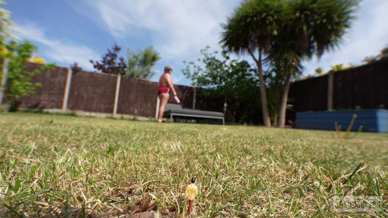Sasha Curves: Giganta va a tomar el sol