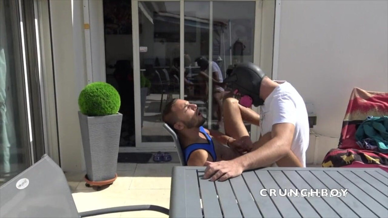 Surprise bareback party with friends: Kevin Ass surový ošukaný surovým překvapením od Uppy Dominant
