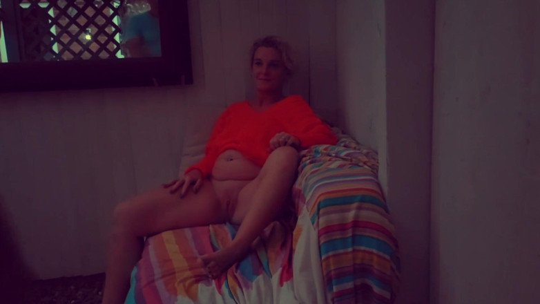 Kylie Britain Adventures: Hot Play
