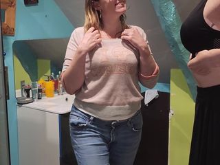 Marghot and tgirls: Nós nos descobrimos no chuveiro com minha amiga transgirl
