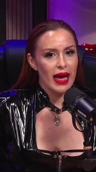 สาวผมแดงร้อนแรงสายดอมินาทริกซ์ Maisa Pravo กับวัฒนธรรม BDSM
