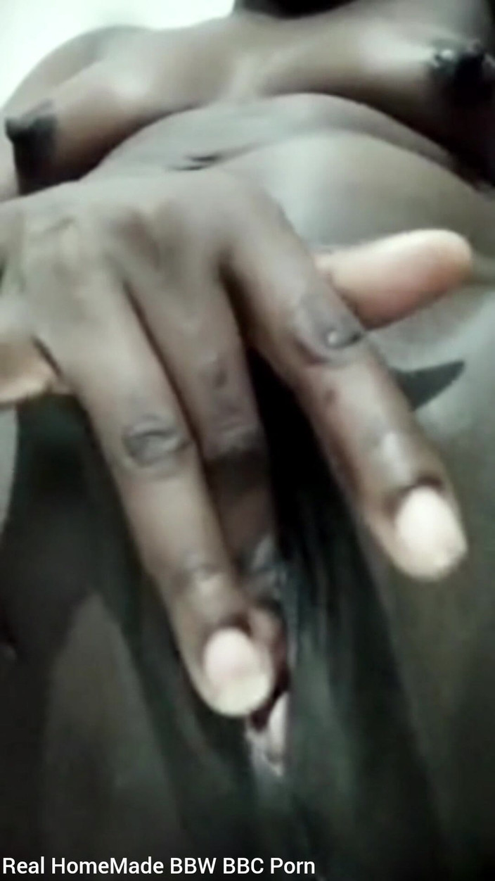 Super sexy ebony cuties: Tření prstění mé mokré velké stydké pysky kundičky