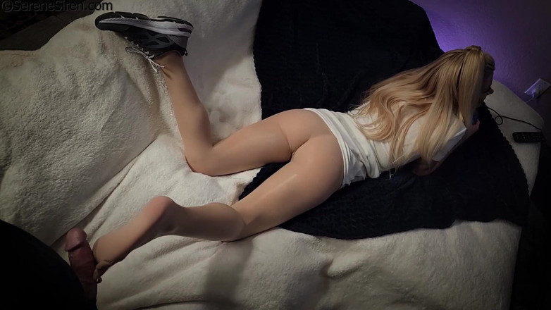 Serene Siren: Creampie, ein gamergirl in strumpfhosen