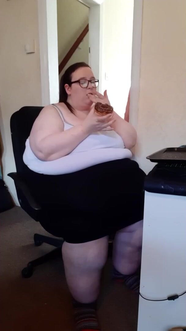 SSBBWLadyBrads: BOSS FANTASY DONUT SSBBW