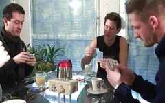 Fransız sarışın piliç çifte sikişmeyi seviyor