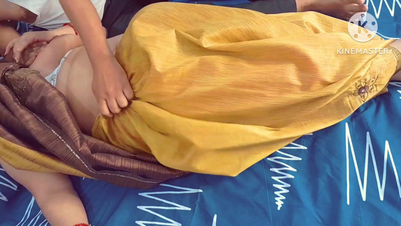 Salmaan001: Sauteli se fait sodomiser avec son beau-fils, audio hindi